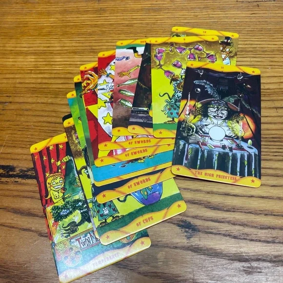 Freak Show Circus Tarot Deck - UNUSED - Colorful Pink & Yellow Box - Picture 9 of 10